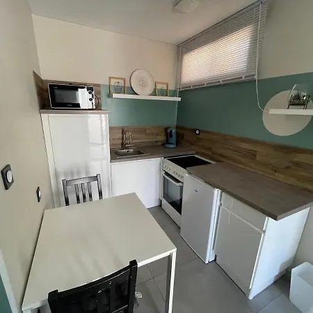 דירה Equipped Studio, 2 Per Day Acces To A Private Swinmming Pool