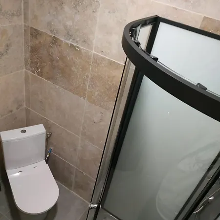 Equipped Studio, 2 Per Day Acces To A Private Swinmming Pool *